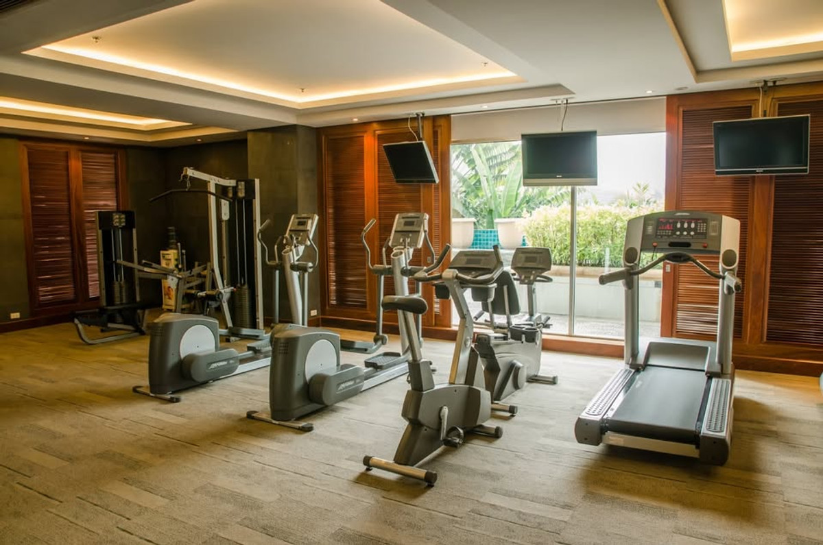 For RentCondoWitthayu, Chidlom, Langsuan, Ploenchit : +++Urgent rent Royal Residence Park *** 4 bedrooms, 3 bathrooms, size 275 sq m., fully furnished, ready to move in+++