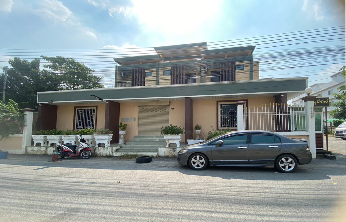 For RentOfficeVipawadee, Don Mueang, Lak Si : 🏬 Luxury Office Building for Rent 📐️Usable area 728 sqm. ✈️Close to Don Mueang International Airport 