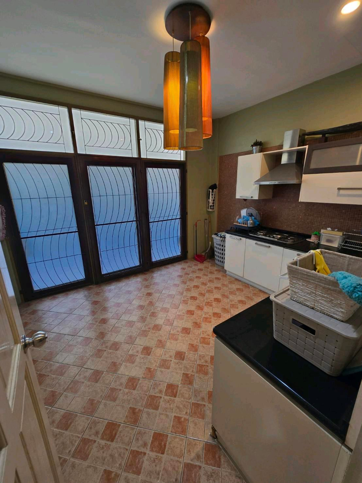 For SaleTownhomeLadprao101, Happy Land, The Mall Bang Kapi : Townhome - Saran Phruek Ladprao 130, 1 BR Available for Sale, Corner Unit, Near MRT Yellow Line : Lat Phrao 101