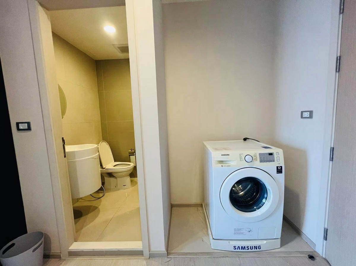 For RentCondoRama9, Petchburi, RCA : Rhythm Asoke is ready to move in with free Wi-Fi.