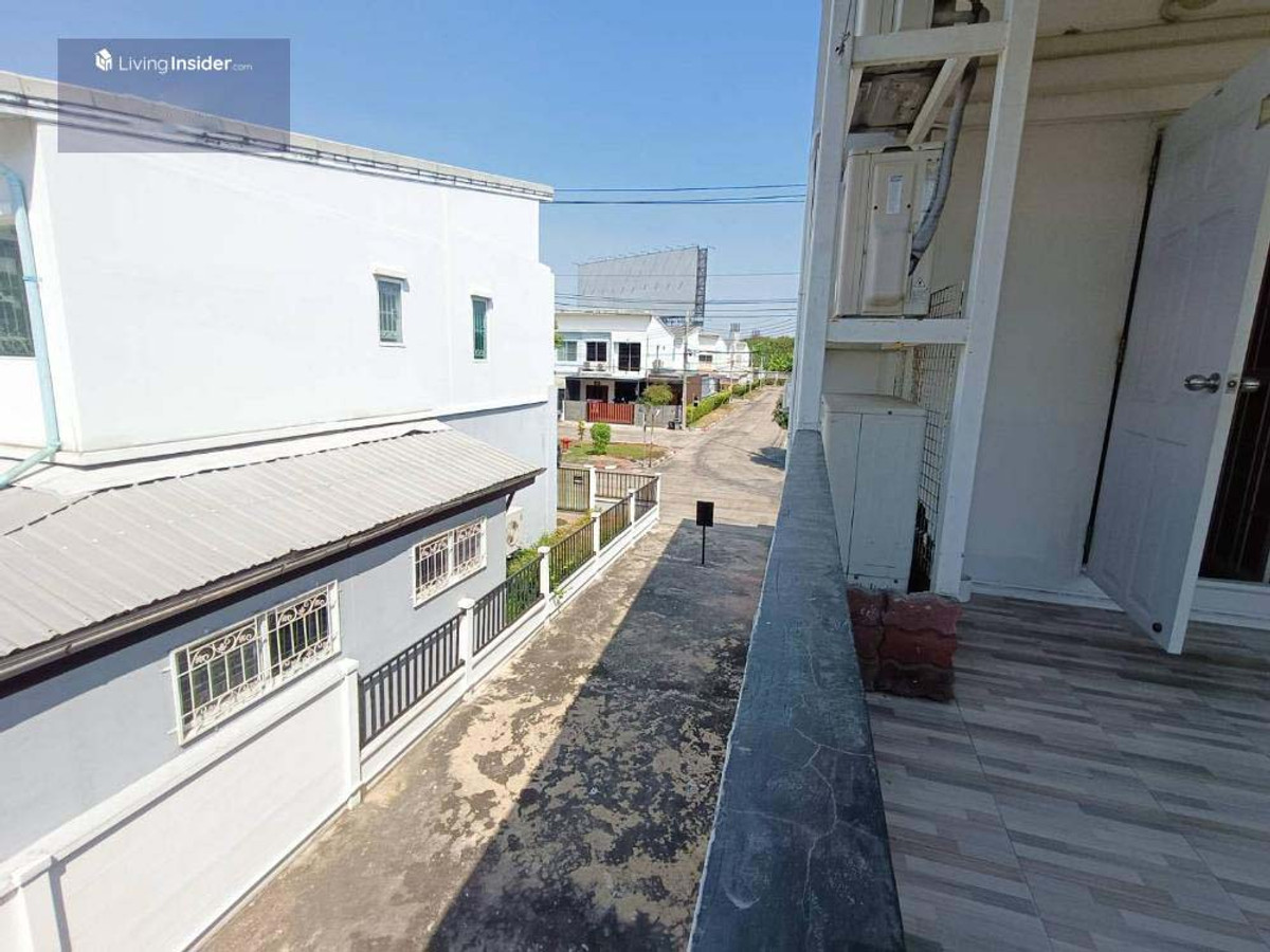 For RentTownhomeRathburana, Suksawat : 2-story townhome, corner room, beautifully decorated, for rent in Suksawat-Rat Burana area. Near Bang Pakok 1 Hospital, only 1.8 km.