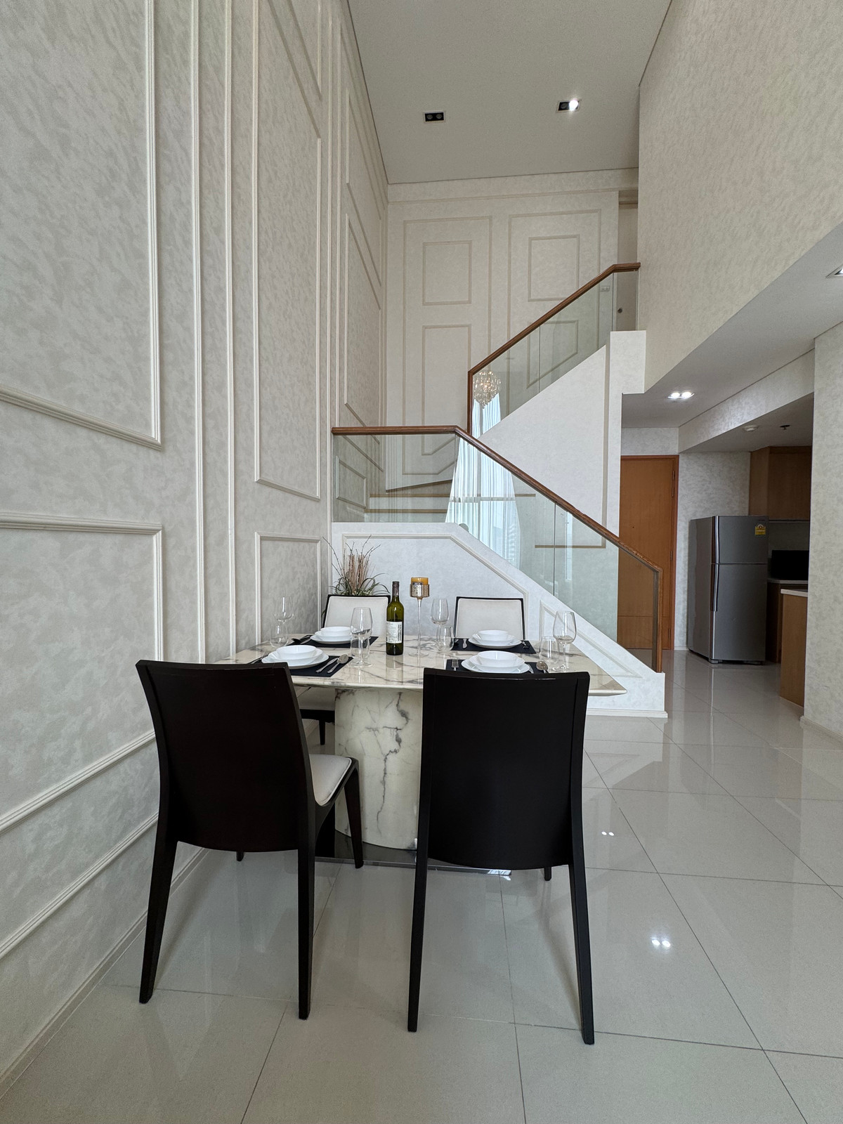 ให้เช่าคอนโดพระราม 9 เพชรบุรีตัดใหม่ RCA : ให้เช่า Villa Asoke Duplex ชั้นสูง พื้นที่กว้าง 90 ตร.ม. ห้องสวยหรูสภาพนางฟ้า