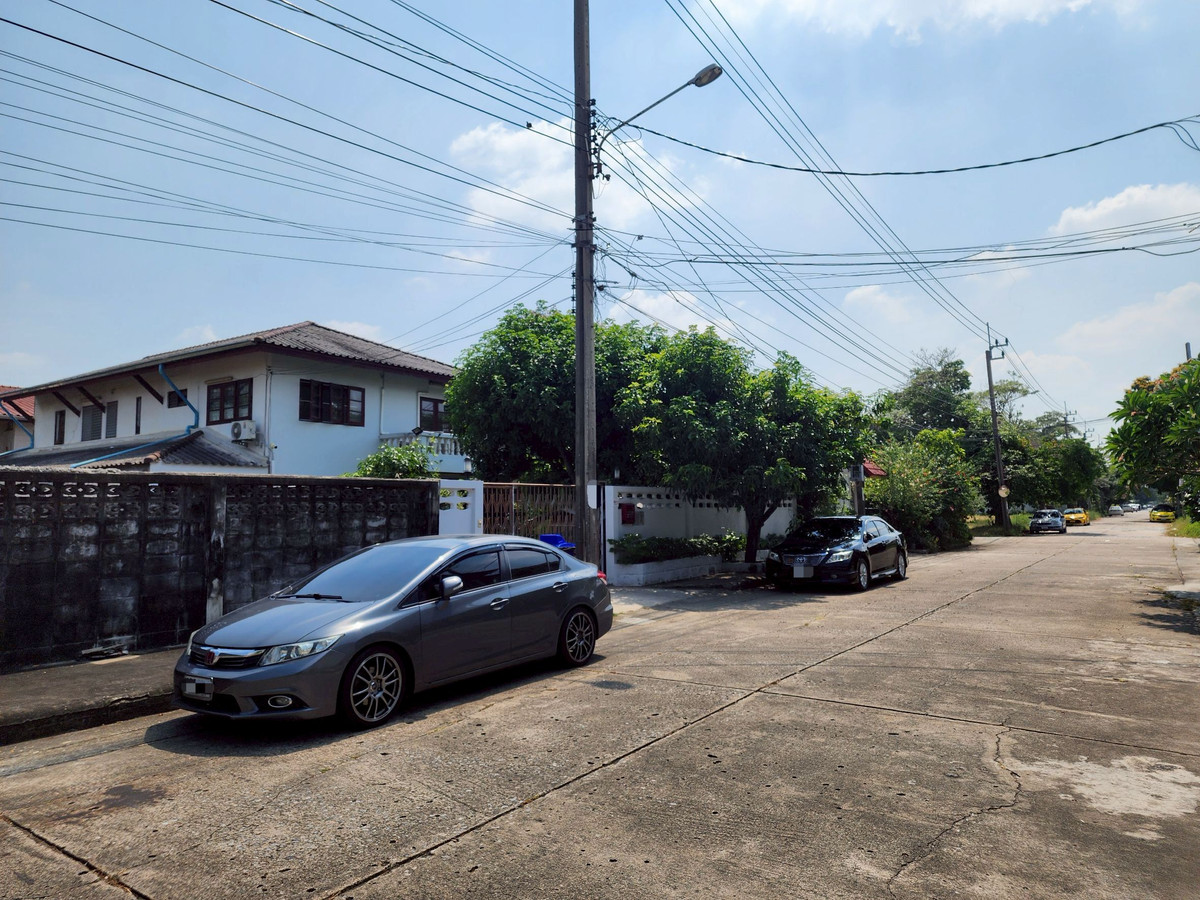 ขายบ้านเกษตร นวมินทร์ ลาดปลาเค้า : ขายบ้านเดี่ยว 99 ตร.วา หมู่บ้านเสนานิเวศน์โครงการ 2 หลัง นวมินทร์ ซิตี้ อเวนิว