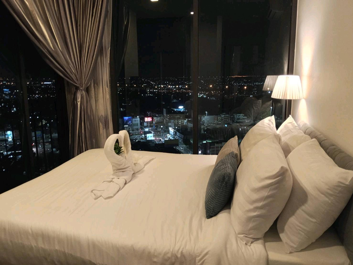 ให้เช่าคอนโดพัทยา บางแสน ชลบุรี สัตหีบ : Posh Pattaya​ ห้องมุม วิวทะเล+city