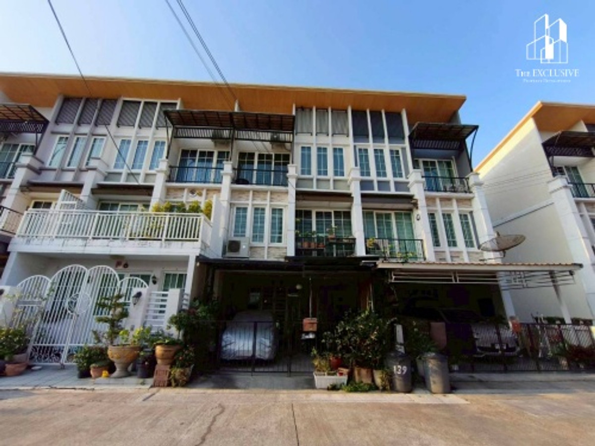 ขายทาวน์โฮมพระราม 5 ราชพฤกษ์ บางกรวย : ทาวน์โฮม 3 ชั้น โครงการ โกลเด้น ซิตี้ ปิ่นเกล้า-จรัญฯ