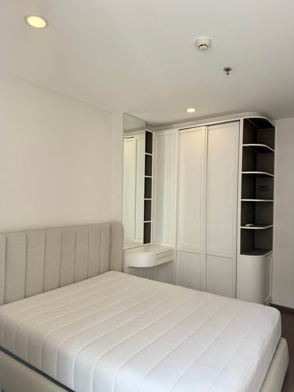 ขายคอนโดรัชดา ห้วยขวาง : BEST PRICE - FOR SALE - 1 BEDROOM 44 SQ.M- Call now 094-641-5974
