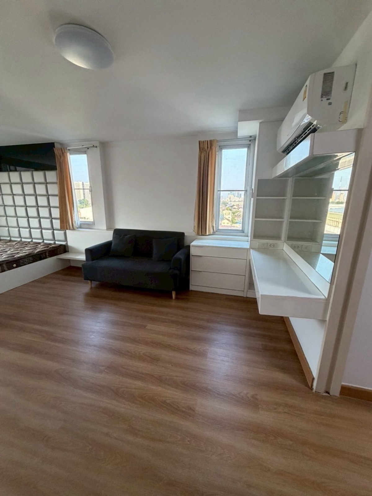 For RentCondoRama 8, Samsen, Ratchawat : Hot price for rent Baan Samsen (Baan Samsen) large room 76 sq m. 🔥🔥