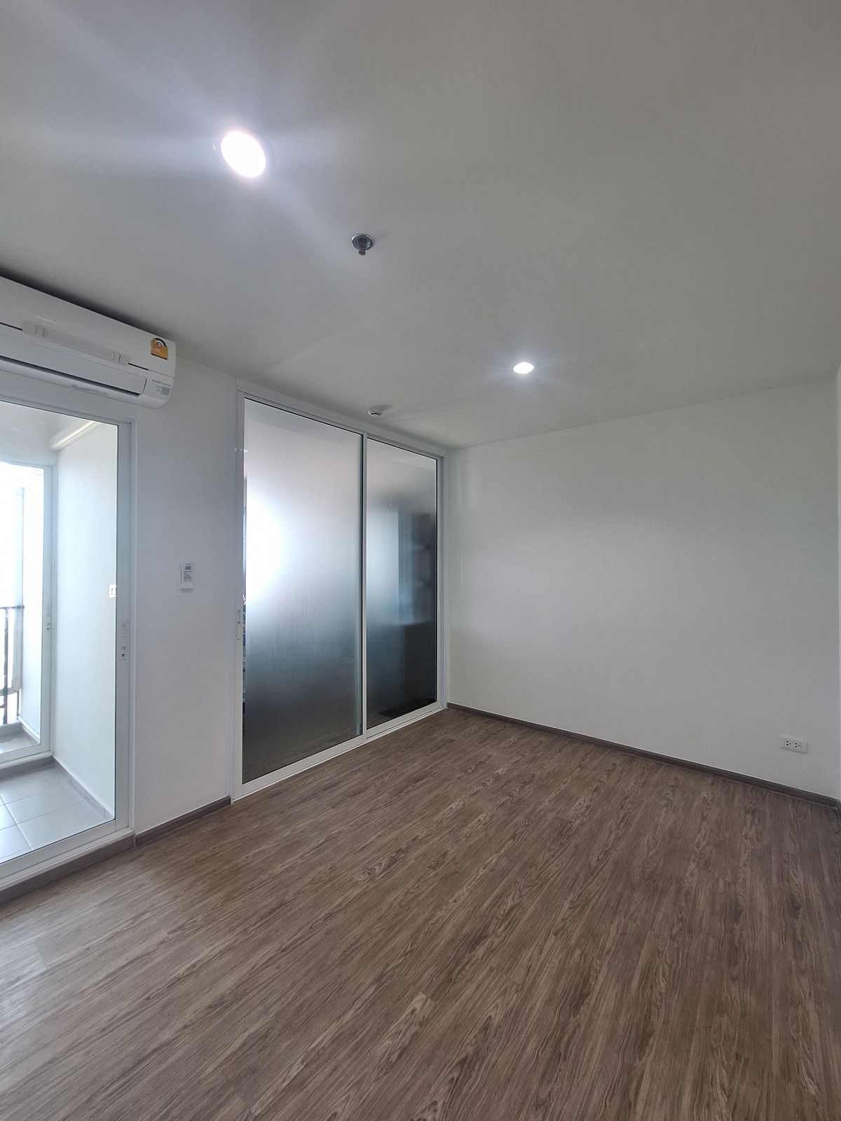 ขายคอนโดบางซื่อ วงศ์สว่าง เตาปูน : ขายคอนโด รีเจ้นท์ โฮม บางซ่อน 2 (เฟส 28 อาคาร D) ใกล้ MRT  ราคา1.39 ล้าน