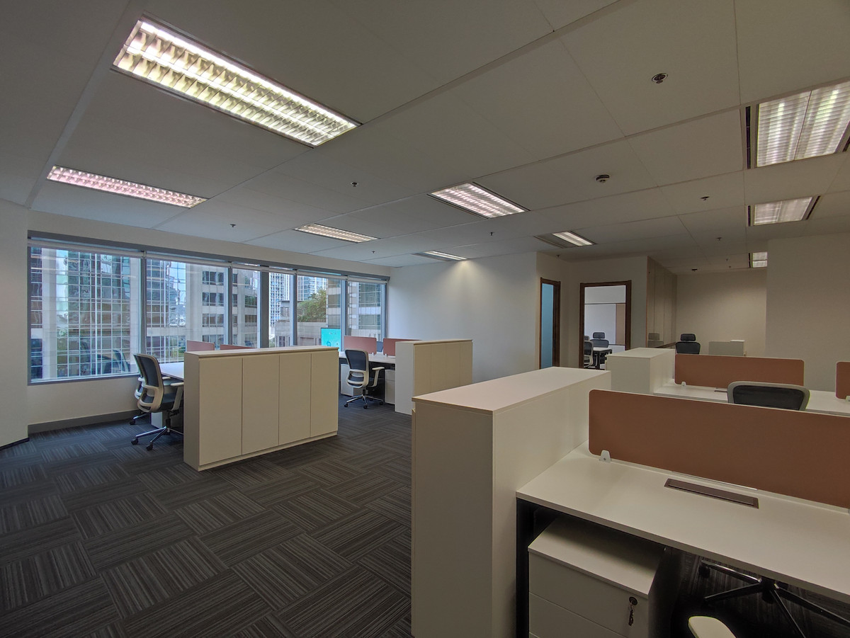 For RentOfficeWitthayu, Chidlom, Langsuan, Ploenchit : Office for rent, Ploenchit (Office For Rent), Capital Tower All Seasons Place building, office space size 100 - 1,300 square meters, price 990 baht/sq m, near BTS Ploenchit, Wireless Road, Lumpini, Chidlom, Pathumwan, Lang Suan 
 
