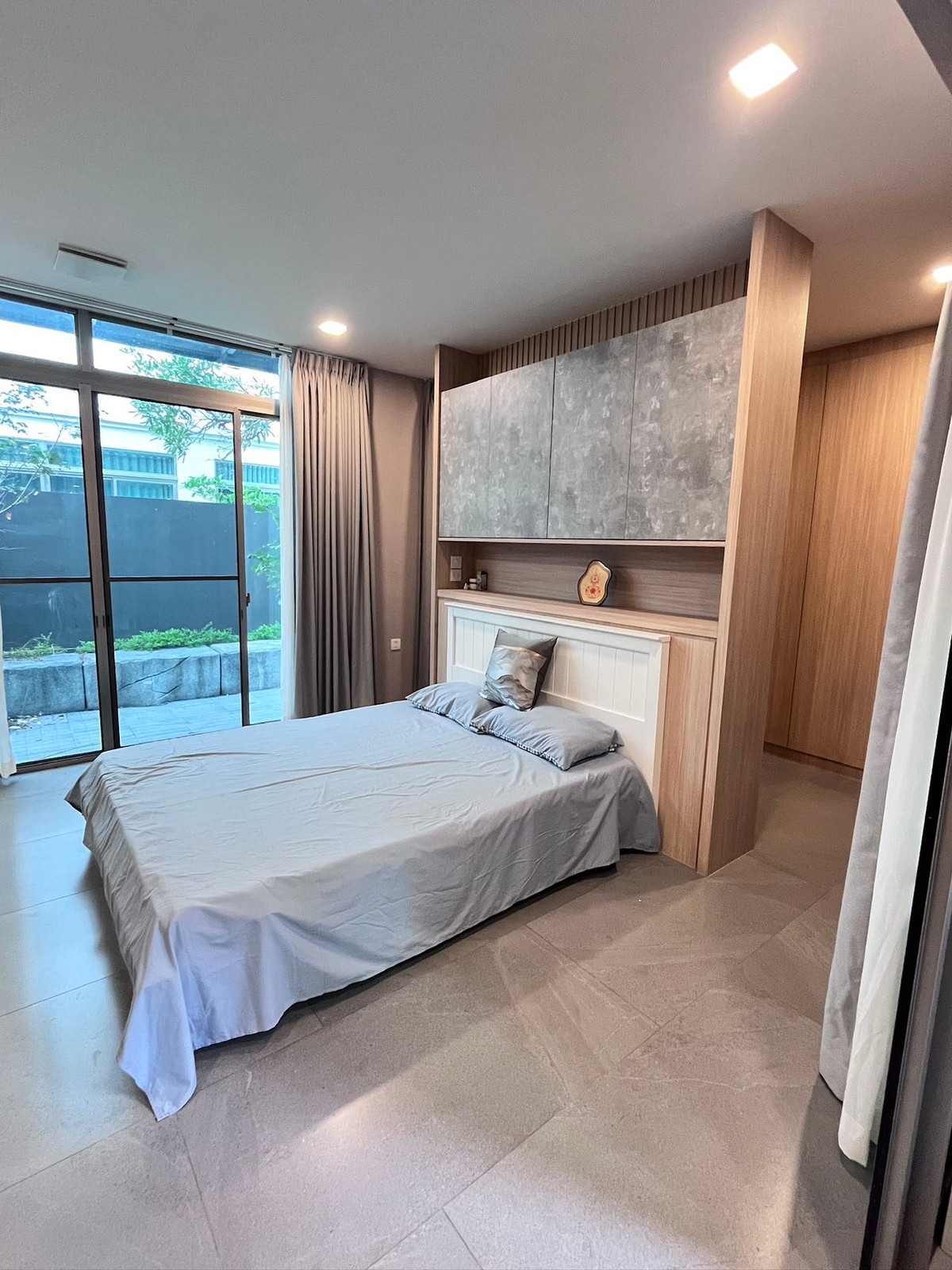 ให้เช่าบ้านพัฒนาการ ศรีนครินทร์ : ᚱ ให้เช่า 🔥ต่อรองได้ ปล่อยเช่าด่วน ✅4 ห้องนอน 324 ตร.ม. บ้านเดี่ยว Vive Rama 9 ใกล้โรงเรียนนานาชาติ Wellington และโรงพยาบาลสมิติเวช