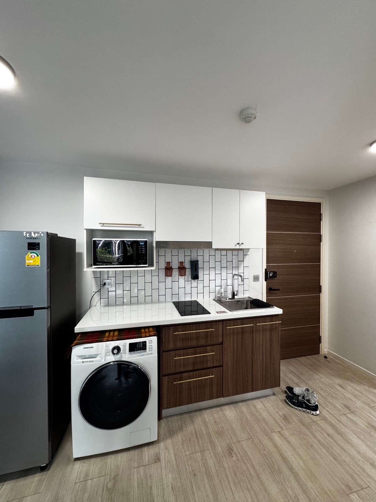 ขายคอนโดโชคชัย4 ลาดพร้าว71 : ขายคอนโด ห้องหัวมุม!! ใกล้ รถไฟฟ้า สถานีโชคชัย 4 ยินดีให้คำปรึกษา จองก่อนได้ก่อน✨แอทโมท ลาดพร้าว 71