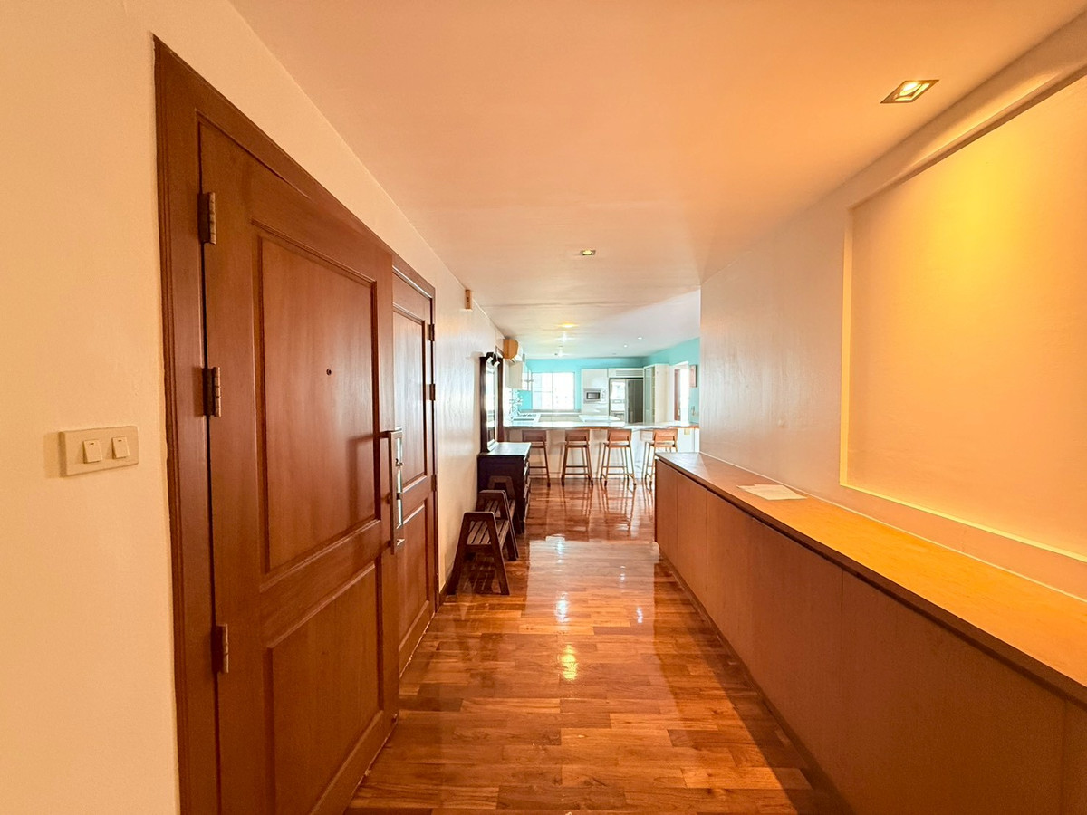 For RentCondoSukhumvit, Asoke, Thonglor : 🎉🌇 Condo for Rent – 4 Bedrooms near BTS Ekkamai | Regent on the Park Sukhumvit 61