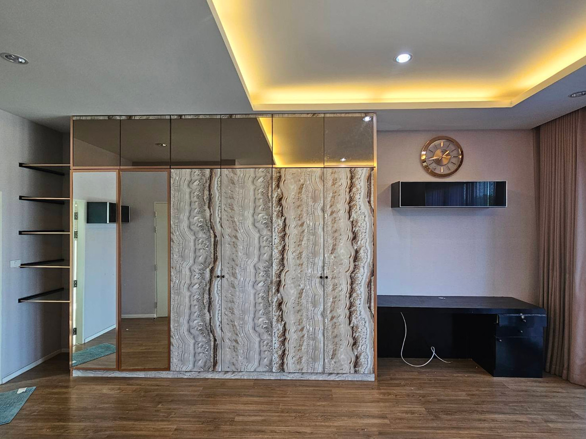 ให้เช่าทาวน์โฮมนวมินทร์ รามอินทรา : ให้เช่า ทาวน์โฮม 3 ชั้น โครงการบ้านกลางเมือง วัชรพล หลังมุม