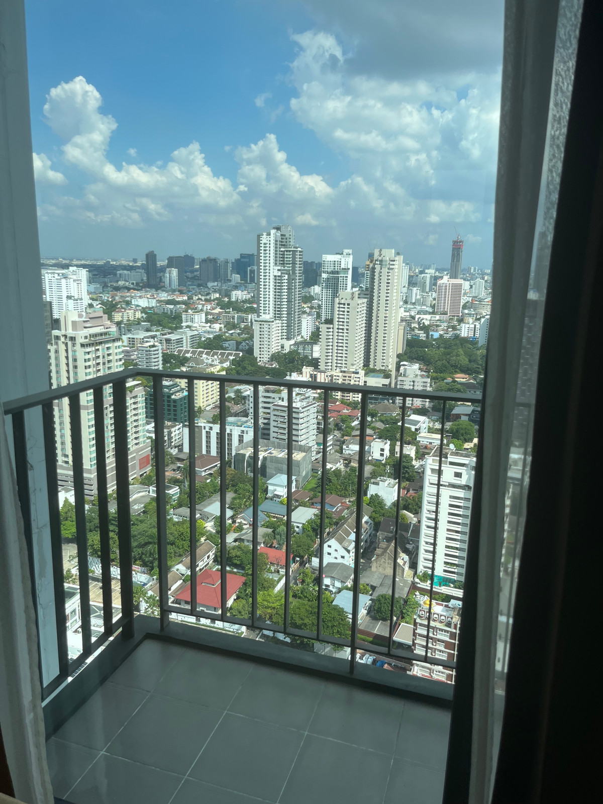 ให้เช่าคอนโดสุขุมวิท อโศก ทองหล่อ : For Rent CondoEdge Sukhumvit 23 Fully furnished (S15-10818)