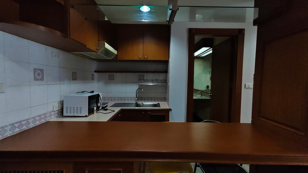 ให้เช่าคอนโดสุขุมวิท อโศก ทองหล่อ : คอนโด 2 ห้องนอน 1 ห้องน้ำ ขนาด 60 ตารางเมตร ที่อโศกเพลส ให้เช่า 25,000 บาทต่อเดือน ซอยสุขุมวิท 21 สถานีรถไฟฟ้า BTS อโศก