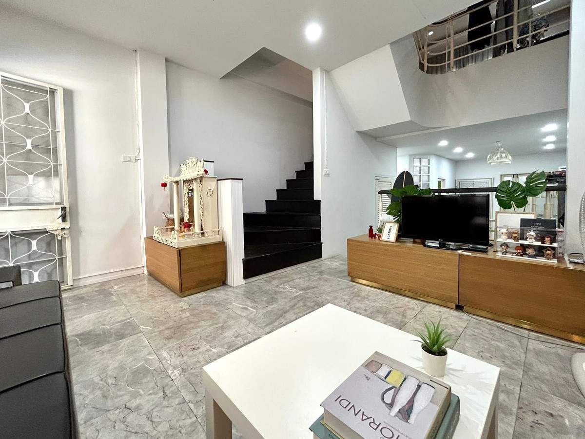 For SaleTownhomeRama5, Ratchapruek, Bangkruai : 3-story townhome for sale | Baan Narinthorn Bang Kruai-Rama 5 near Lotus Nakhon In