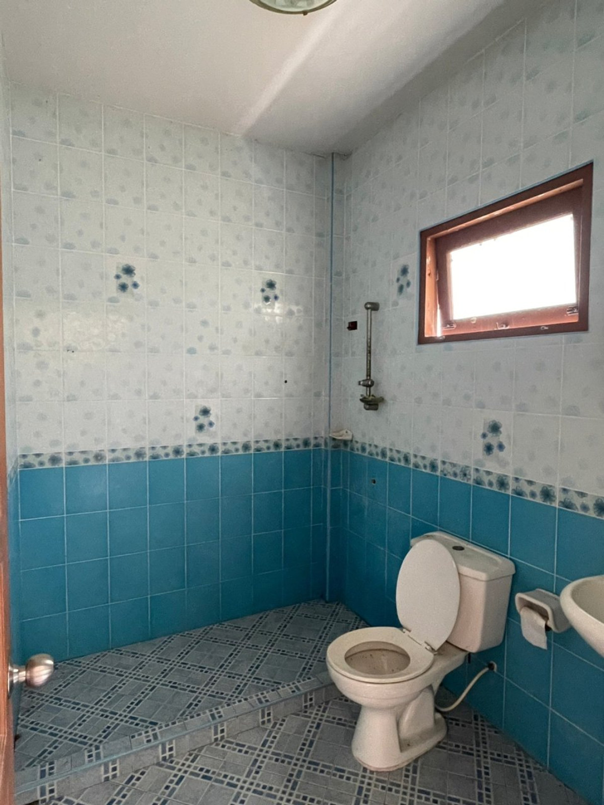 ขายบ้านหัวหิน ประจวบคีรีขันธ์ : ขายบ้านเดี่ยวหมู่บ้านภูตะวัน หัวหิน ประจวบคีรีขันธ์ พื้นที่ขนาดใหญ่ 73 ตร.ว.  ราคาพิเศษทำเลดี ภายในสภาพดี