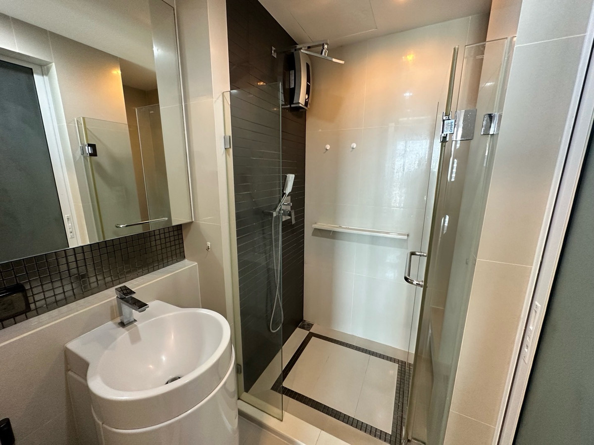 For RentCondoOnnut, Udomsuk : Rhythm Sukhumvit 50 | 3 mins to BTS On Nut High floor , Nice view