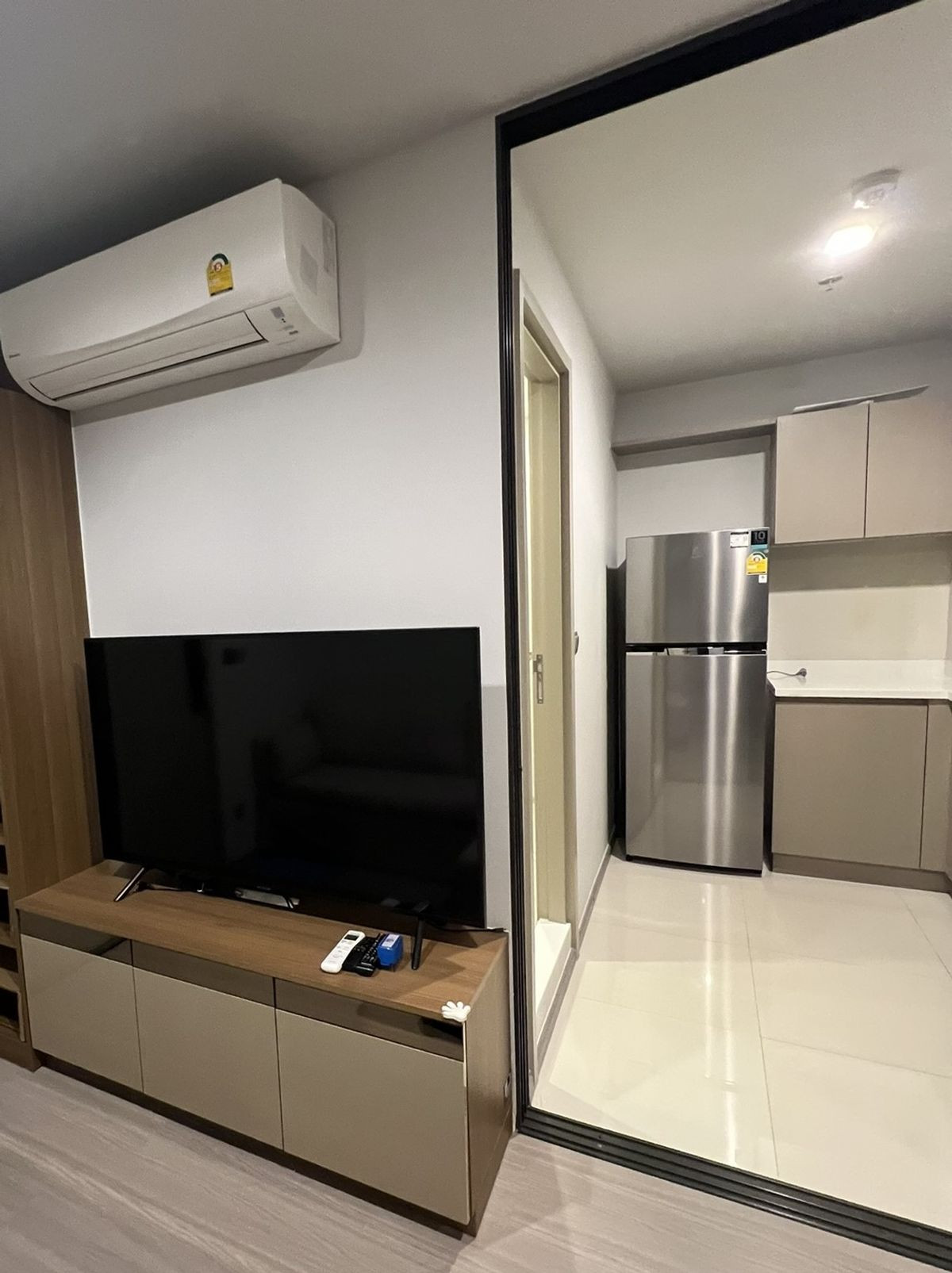 ขายคอนโดลาดพร้าว เซ็นทรัลลาดพร้าว : คอนโด Life Ladprao ขนาด 35.67 ตารางเมตร 1 ห้องนอน อาคาร A ชั้น 11 เฟอร์นิเจอร์ครบพร้อมอยู่ ใกล้ BTS ห้าแยกลาดพร้าว แขวงจตุจักร เขตจตุจักร กรุงเทพมหานคร