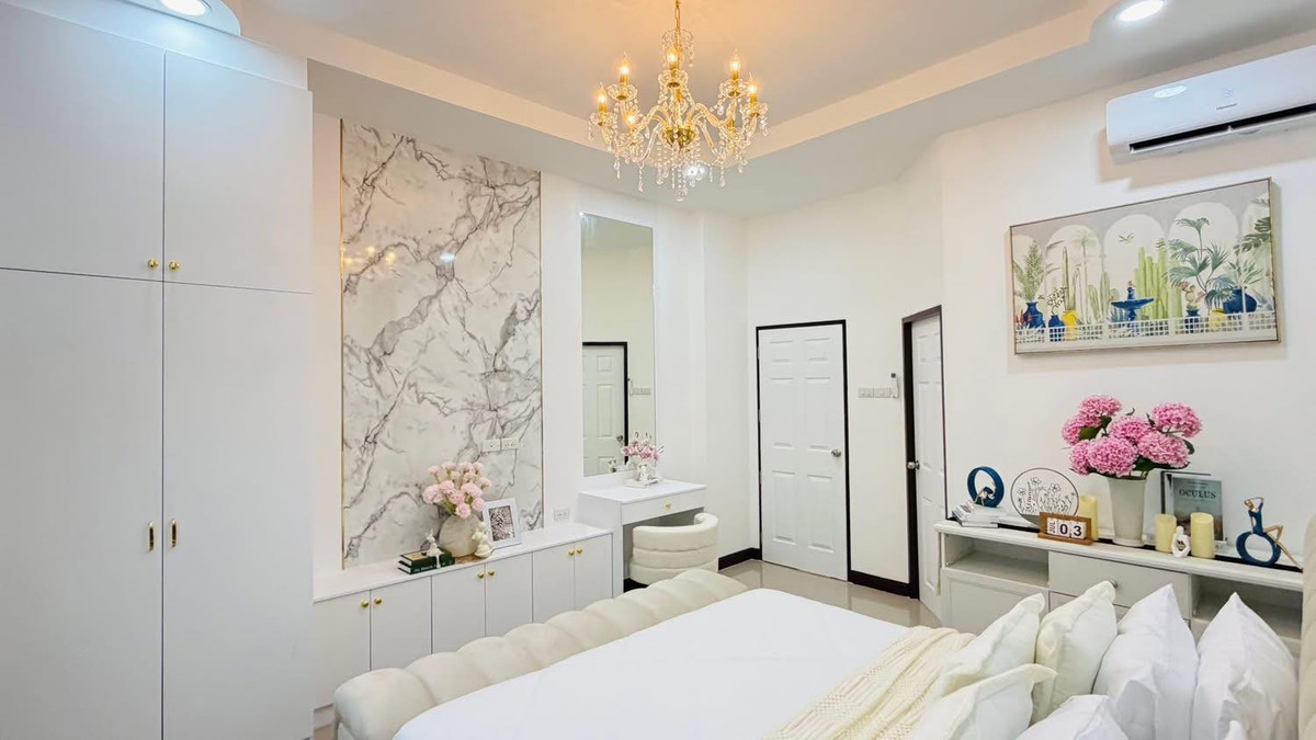 For SaleHousePattaya, Bangsaen, Chonburi : Classic Home 4 / 3 Bedrooms (For Sale), Classic Home 4 / 3 Bedrooms (FOR SALE) BEWN138