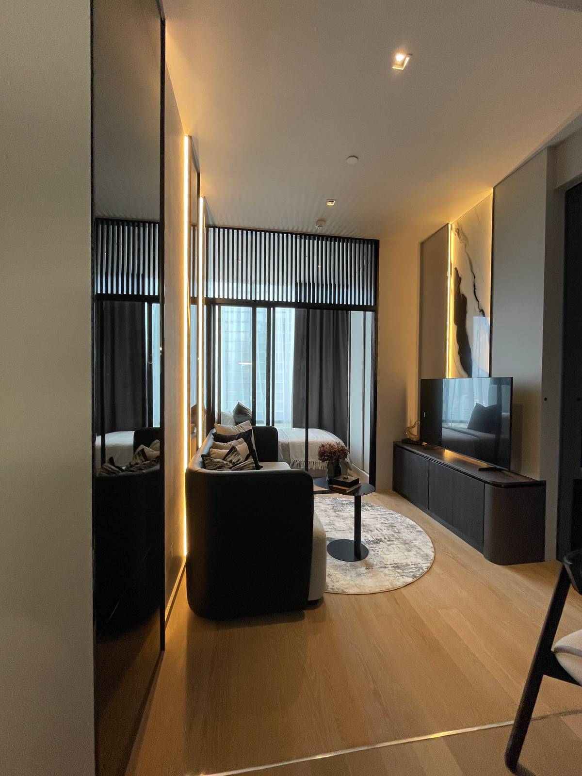 ขายคอนโดสีลม ศาลาแดง บางรัก : [THE PEAK OF SILOM] ASHTON SILOM – Rare 2BR Unit | ชั้น 32 วิวขอบฟ้า ประสบการณ์อยู่คอนโดที่เหมือนอยู่บ้าน 
