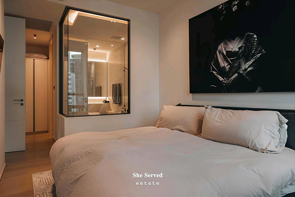 ให้เช่าคอนโดสุขุมวิท อโศก ทองหล่อ : The Strand Thonglor • Size: 91 sq.m. • High floor (10+) • 2 Bedrooms • 2 Bathrooms • Fully furnished 