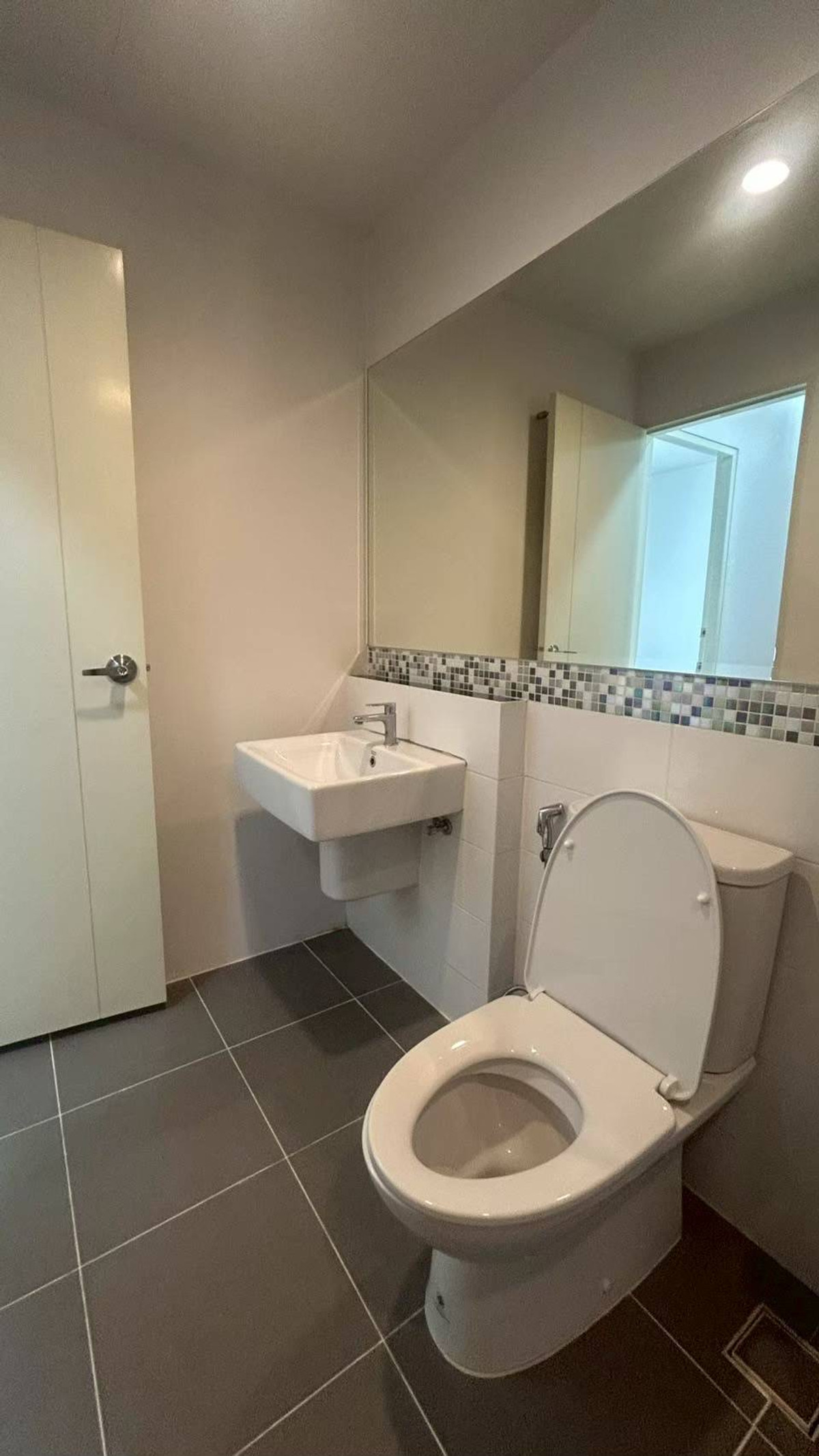 ให้เช่าทาวน์โฮมนวมินทร์ รามอินทรา : ให้เช่าทาวน์โฮม บ้านกลางเมือง รามอินทรา เฟอร์ครบ ใกล้รถไฟฟ้า MRT คู้บอน และแฟชั่นไอซ์แลนด์