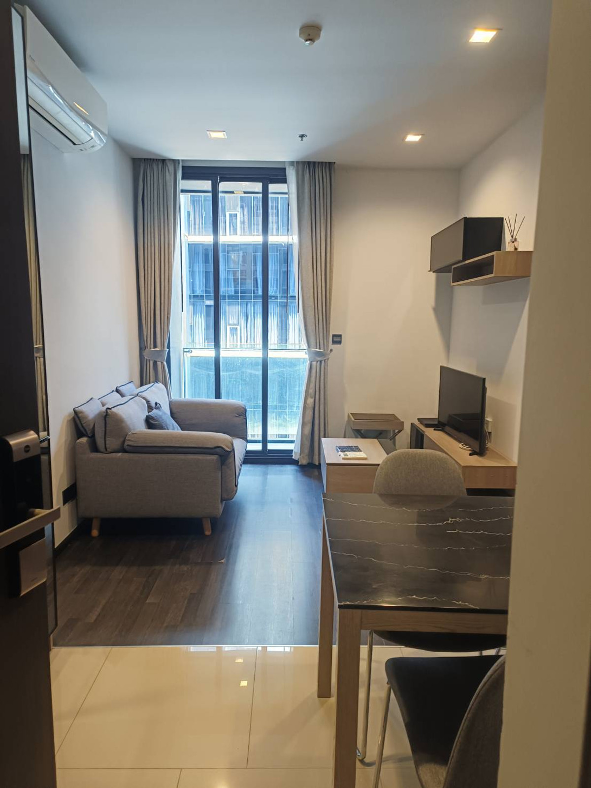 ให้เช่าคอนโดพระราม 9 เพชรบุรีตัดใหม่ RCA : 🔥🔥ปล่อยเช่าด่วนคอนโด เดอะไลน์ อโศก-รัชดา ห้องมุม ใกล้ MRT.พระราม 9‼️