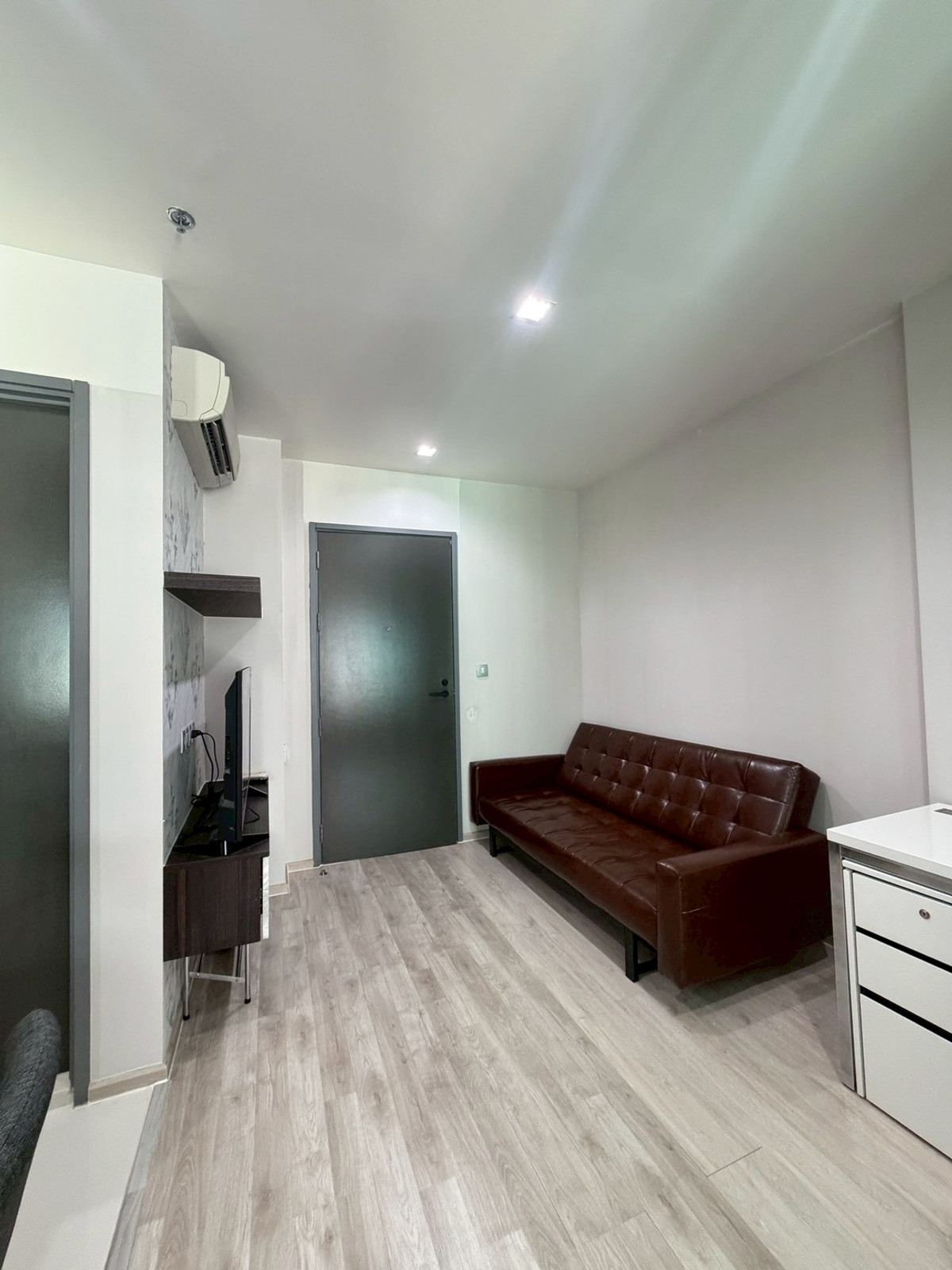 ให้เช่าคอนโดราชเทวี พญาไท : ห้องสวย พร้อมเข้าอยู่  !! ราคาพิเศษ !! 🏢 RHYTHM รางน้ำ | 35 ตร.ม. | ชั้น 6 | เช่า 26,000 บาท/เดือน