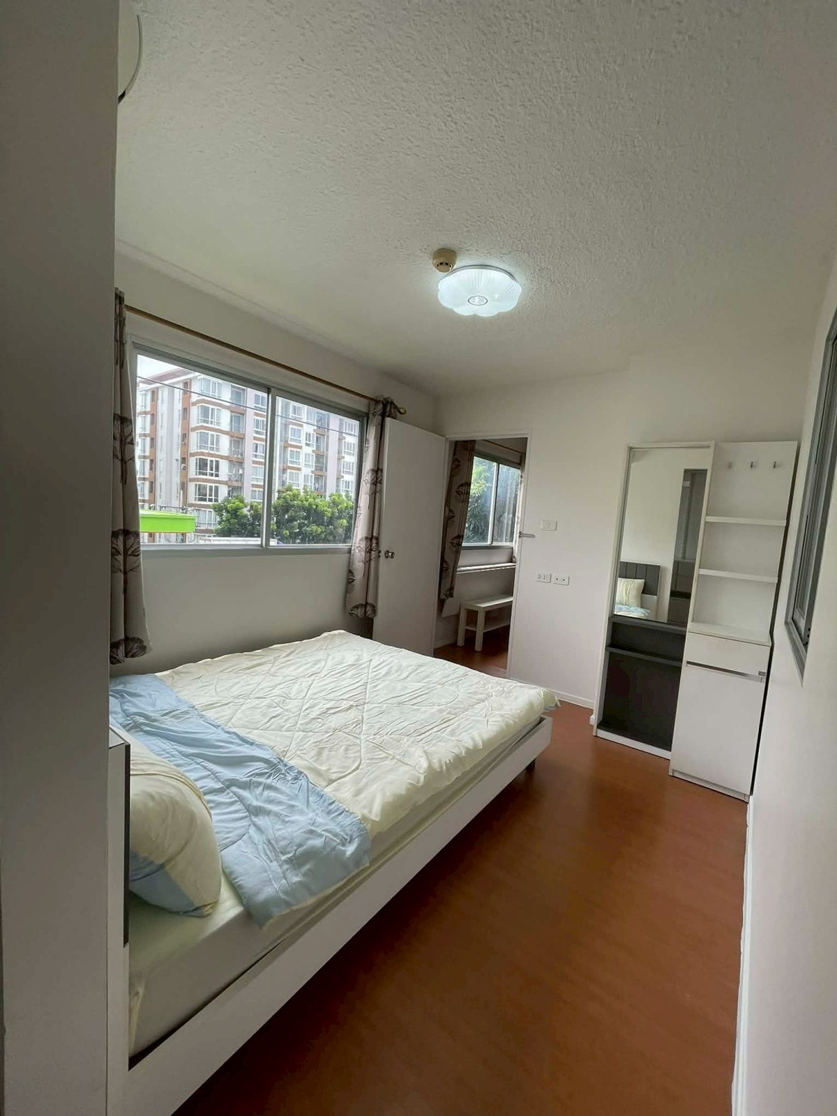 ขายคอนโดลาดกระบัง สุวรรณภูมิ : (รหัส SM1820) ขายคอนโด โครงการ Lumpini Condo Town Romklao - Suvarnabhumi : ลุมพินี คอนโดทาวน์ ร่มเกล้า - สุวรรณภูมิ