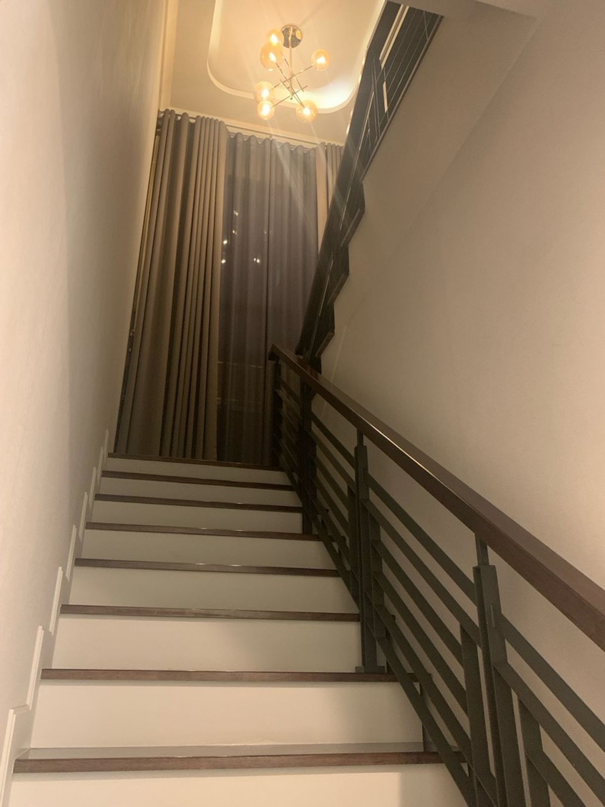 ให้เช่าบ้านพัฒนาการ ศรีนครินทร์ : บ้านเศรษฐสิริกรุงเทพกรีฑา 2 ตกแต่งครบพร้อมเฟอร์นิเจอร์ บ้านType Regal พื้นที่ใช้สอยใหญ่ที่สุดในโครงการ 