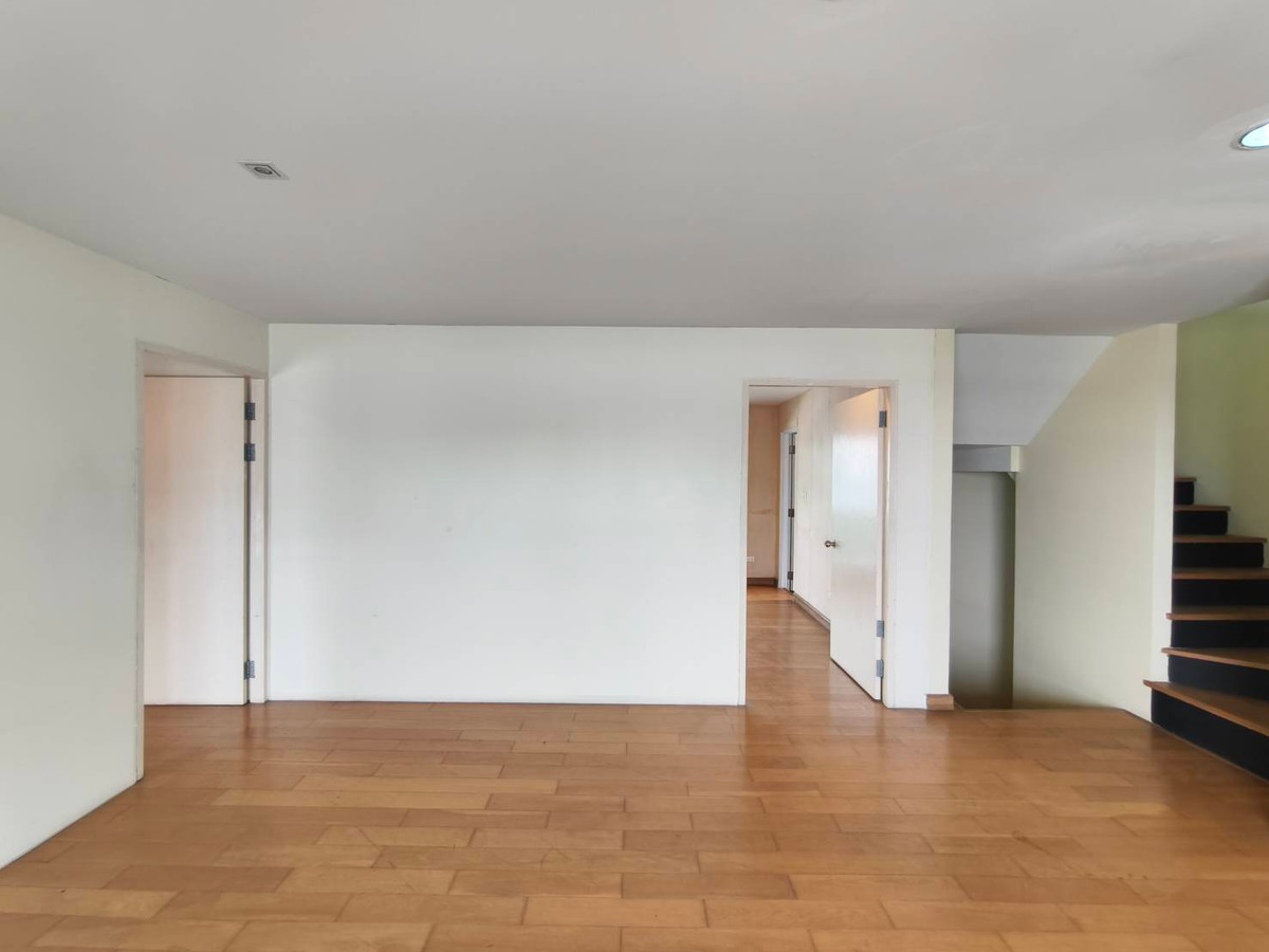 Home OfficeLadkrabang, Suwannaphum Airport : For sale/rent 4-story home office next to The Terminal Suvarnabhumi project, has a built-in elevator, near Suvarnabhumi Airport.