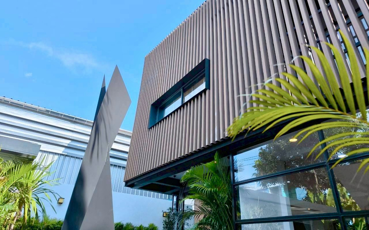 ขายโฮมออฟฟิศอ่อนนุช อุดมสุข : ขาย Pool Villa อ่อนนุช 17 อยู่อาศัยหรือออฟฟิตก็ดี จอดได้ 6 คัน และรอบบ้านอีก 5 คัน 