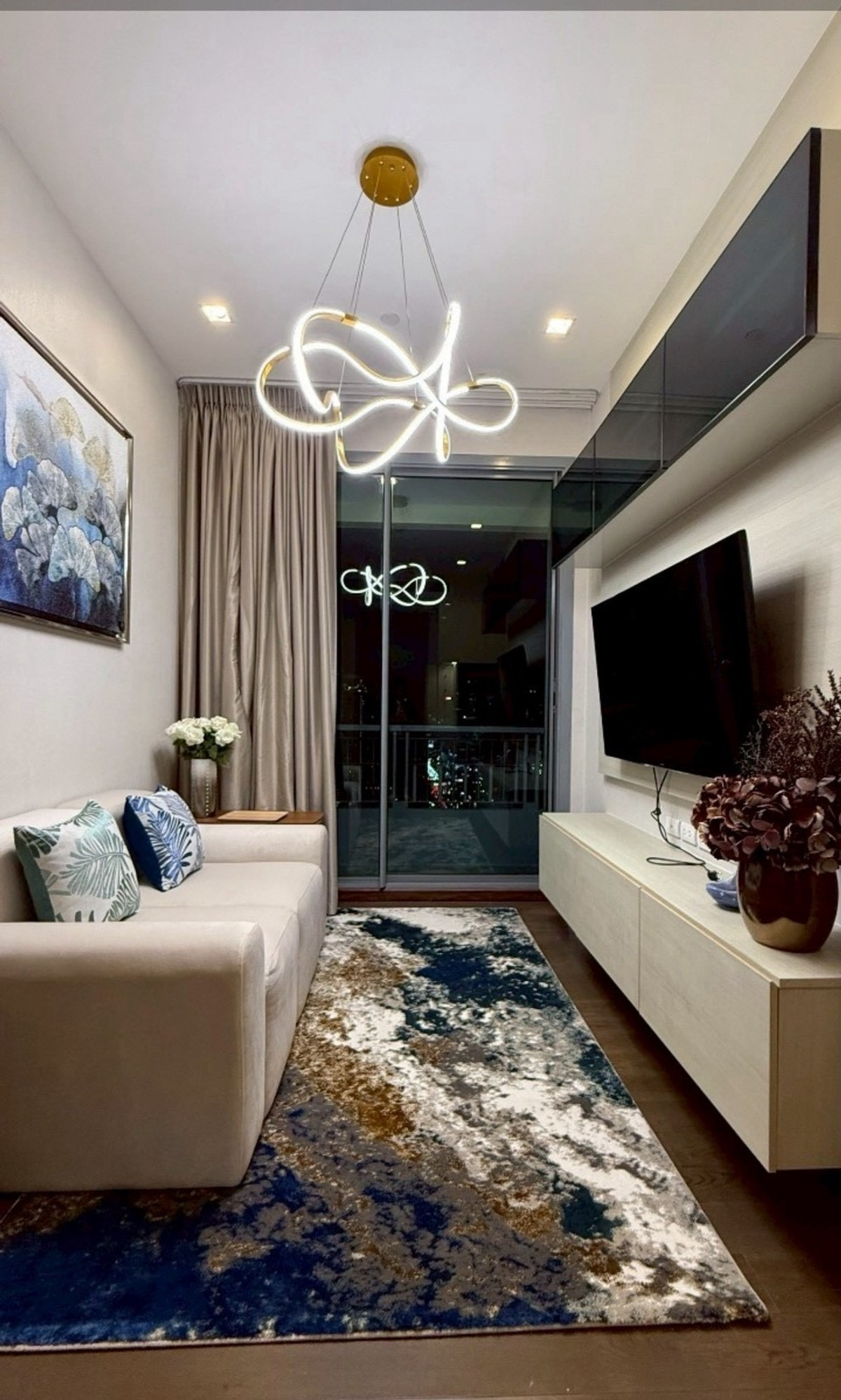 ขายคอนโดพระราม 9 เพชรบุรีตัดใหม่ RCA : ขาย ด่วน Q Asoke คิว อโศก 2ห้องนอน 1ห้องน้ำ (ห้องใหม่ทั้งหมด ไม่เคยปล่อยเช่า)