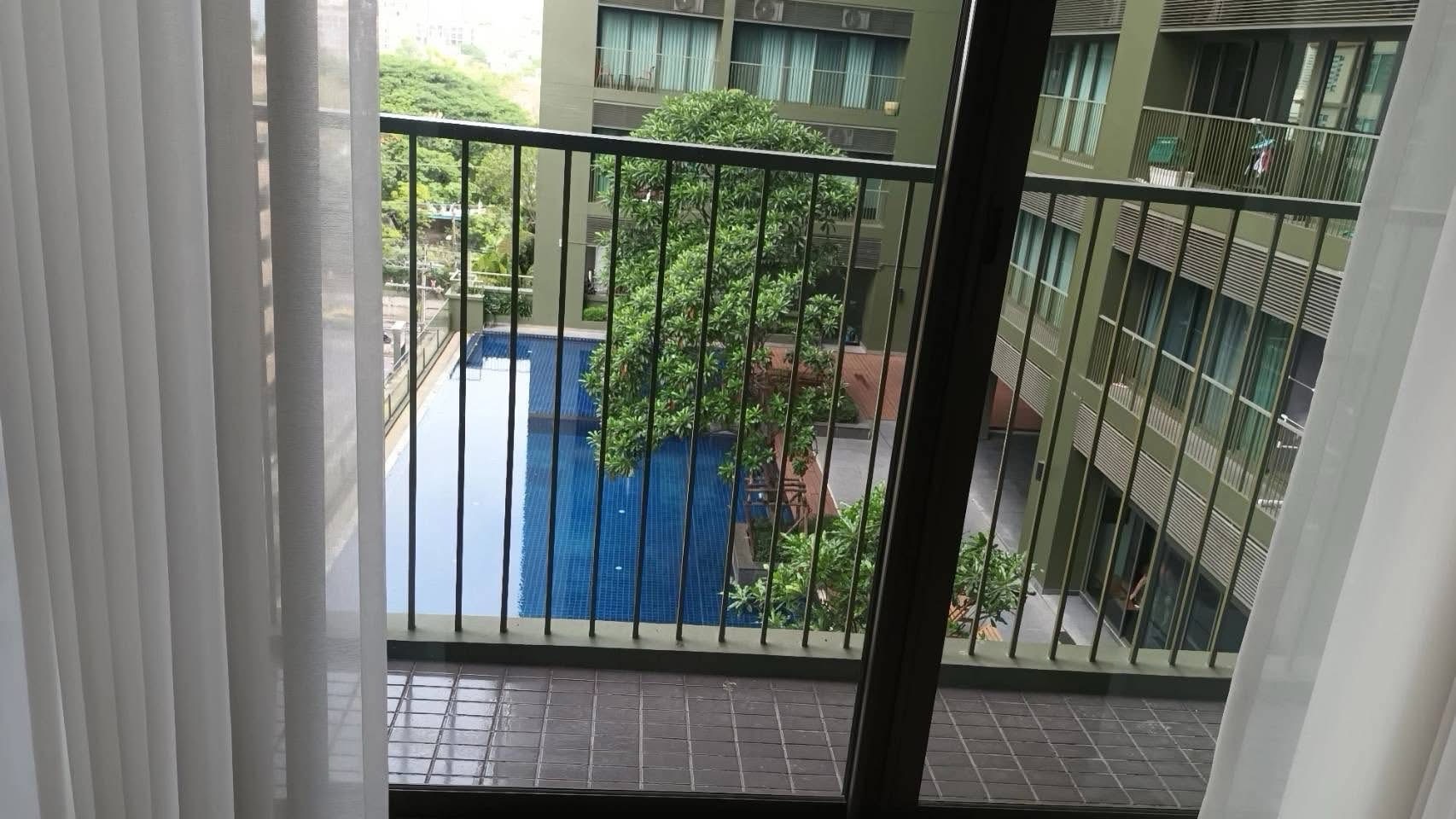ให้เช่าคอนโดสุขุมวิท อโศก ทองหล่อ : 🏙 โนเบิล โซโล ทองหล่อ (Noble Solo Thonglor) ทำเลทองหล่อ เดินทางสะดวก ใกล้ร้านอาหาร คาเฟ่ และแหล่งไลฟ์สไตล์ครบครัน

🌿 ห้องใหญ่ 70 ตร.ม. | ทองหล่อ | พื้นที่กว้าง อยู่สบาย
