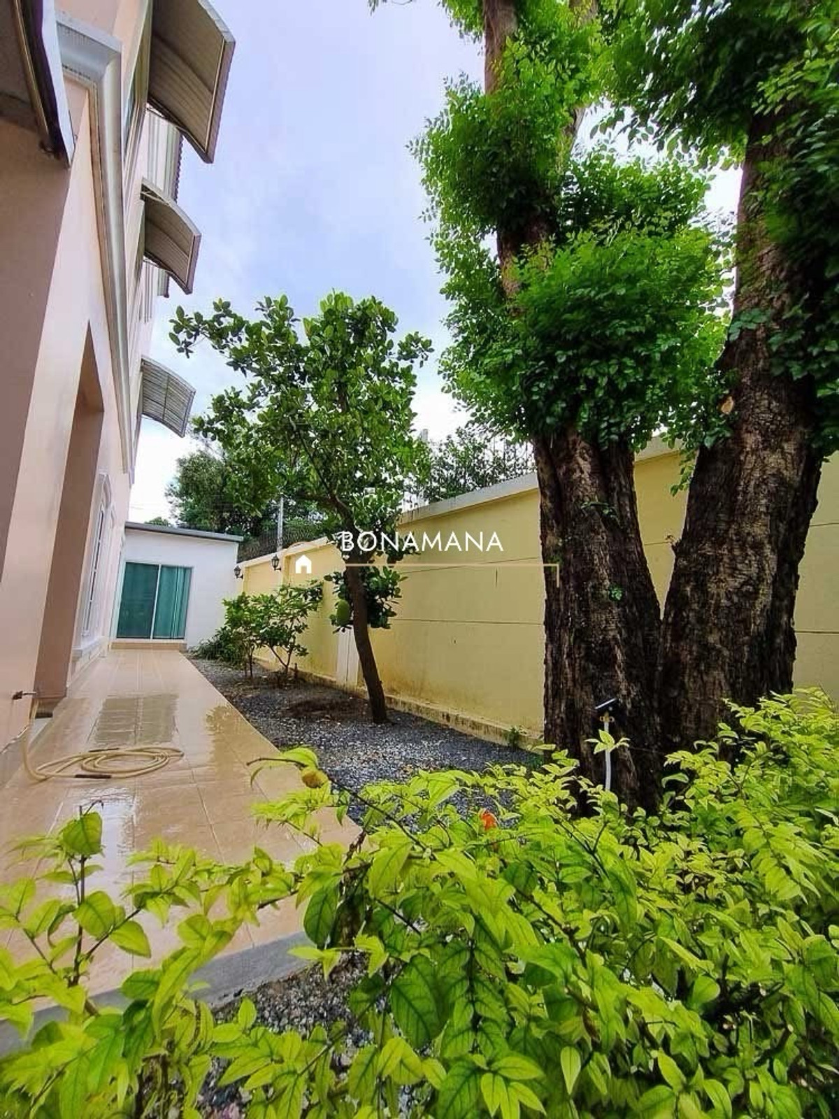 For RentTownhomeThaphra, Talat Phlu, Wutthakat : Townhome for rent, newly renovated, The URBAN Sathorn 🐶🐱 Pets allowed (BTS Bang Wa 1.8km)