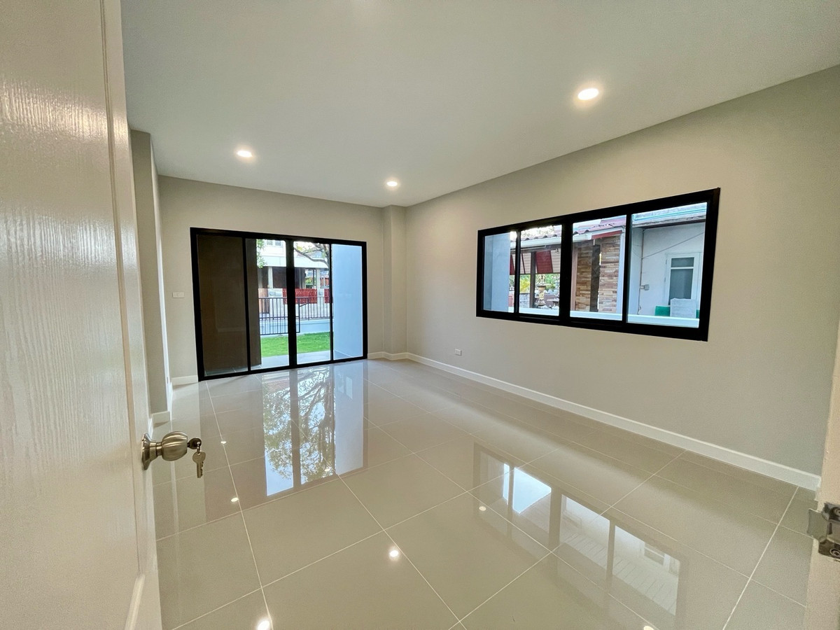 ขายบ้านมีนบุรี-ร่มเกล้า : บ้านเดี่ยวรีโนเวทใหม่พร้อมเข้าอยู่