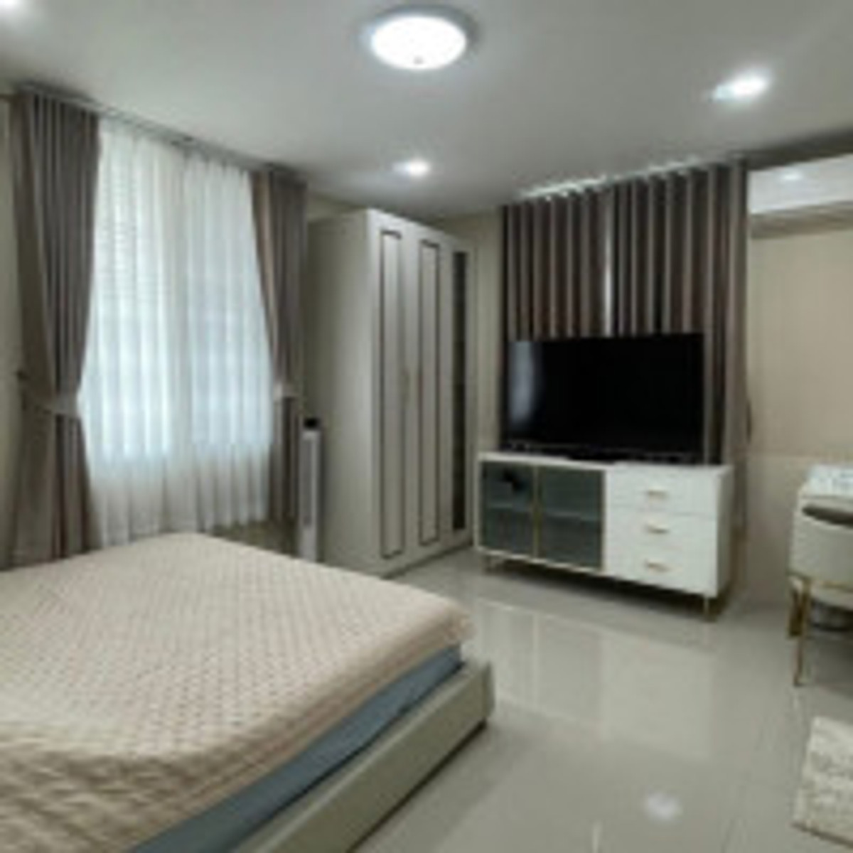 HouseNawamin, Ramindra : Sell/rent luxury mansion Baan Suan Neramit Or Ngoen-Ramintra, full area of ​​1 rai! 5 bedrooms, 5 bathrooms, has a private swimming pool + guest house, 45 million (rent 2 hundred thousand), fully furnished, ready to move in.