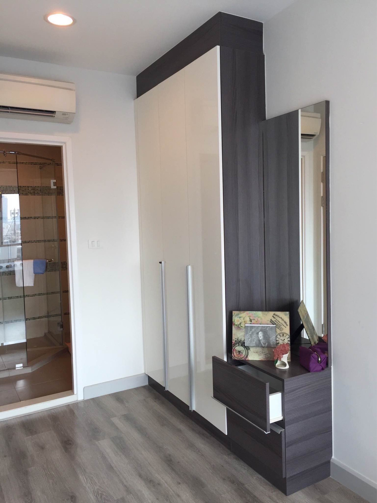 For RentCondoSathorn, Narathiwat : For rent: Centric Sathorn - Saint Louis, beautiful city view, high floor! 1 bedroom, width 34 sq m.