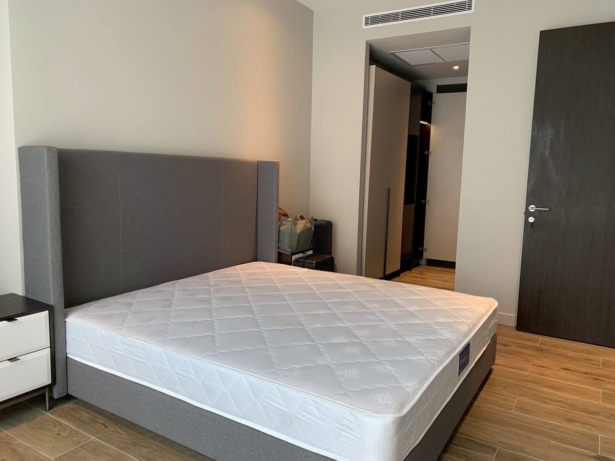 ให้เช่าคอนโดสุขุมวิท อโศก ทองหล่อ : Modern Condo  for Rent Thonglor | Pet-Friendly Best Value | Near BTS Thonglor | 130,000 THB | บ้านโมเดิร์นให้เช่า ทองหล่อ คุ้มค่า เลี้ยงสัตว์ได้ ใกล้ BTS ทองหล่อ ⸻LTH14768