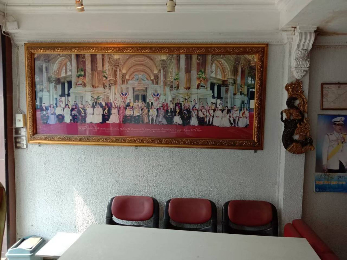 For SaleHome OfficeLadprao, Central Ladprao : 96382 - Home office for sale and rent, Nakniwat 2, 6 work rooms, 3 bathrooms, office furniture with 240 sq m, width 4.6*16 meters.