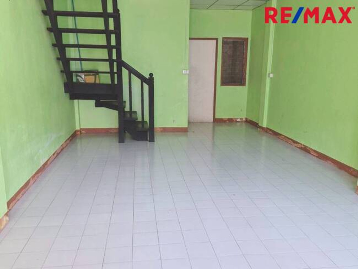 For SaleTownhomeBang kae, Phetkasem : House for sale, Nisa Phetkasem 69, Project 1, private zone, good structure, already painted, special price.