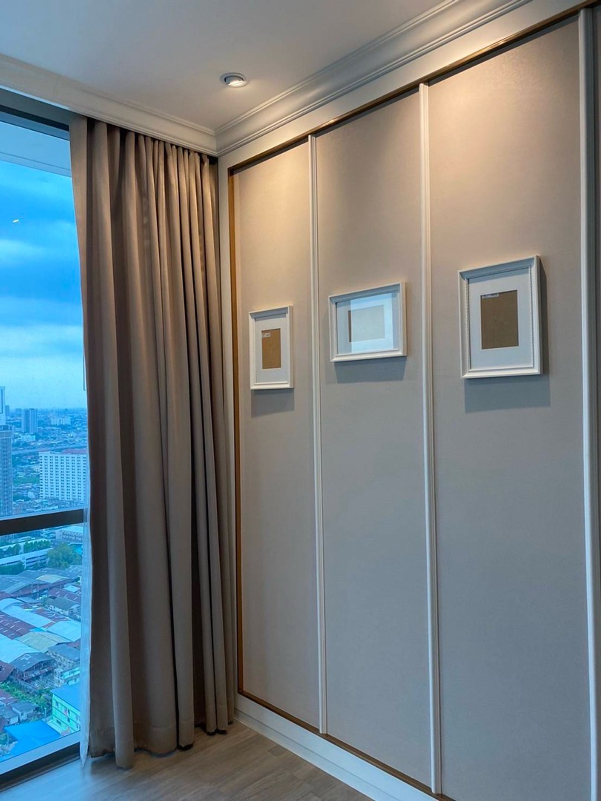 ขายคอนโดบางซื่อ วงศ์สว่าง เตาปูน : 333 ริเวอร์ไซด์ **ขายด่วน** 2 นอน ชั้นสูง วิวแม่น้ำ พร้อมอยู่ ราคาเพียง 12.5 ล้านเท่านั้น