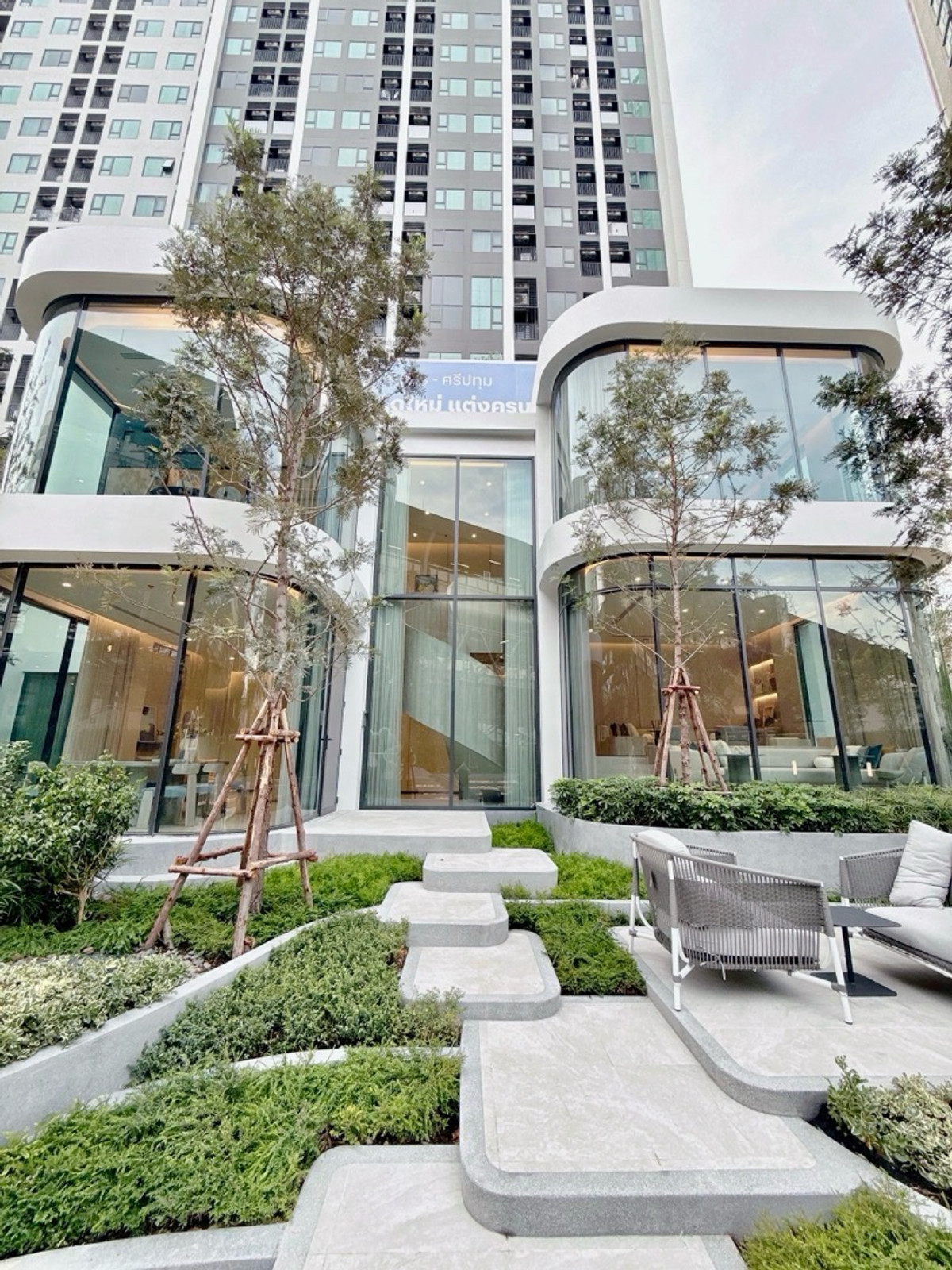 For SaleCondoKasetsart, Ratchayothin : 𝐂𝐎𝐁𝐄 Kaset-Sripatum, free down payment 𝐎 baht, light installments 𝟖,𝟗𝟎𝟎/month, new room, first hand, complete, ready to move in.