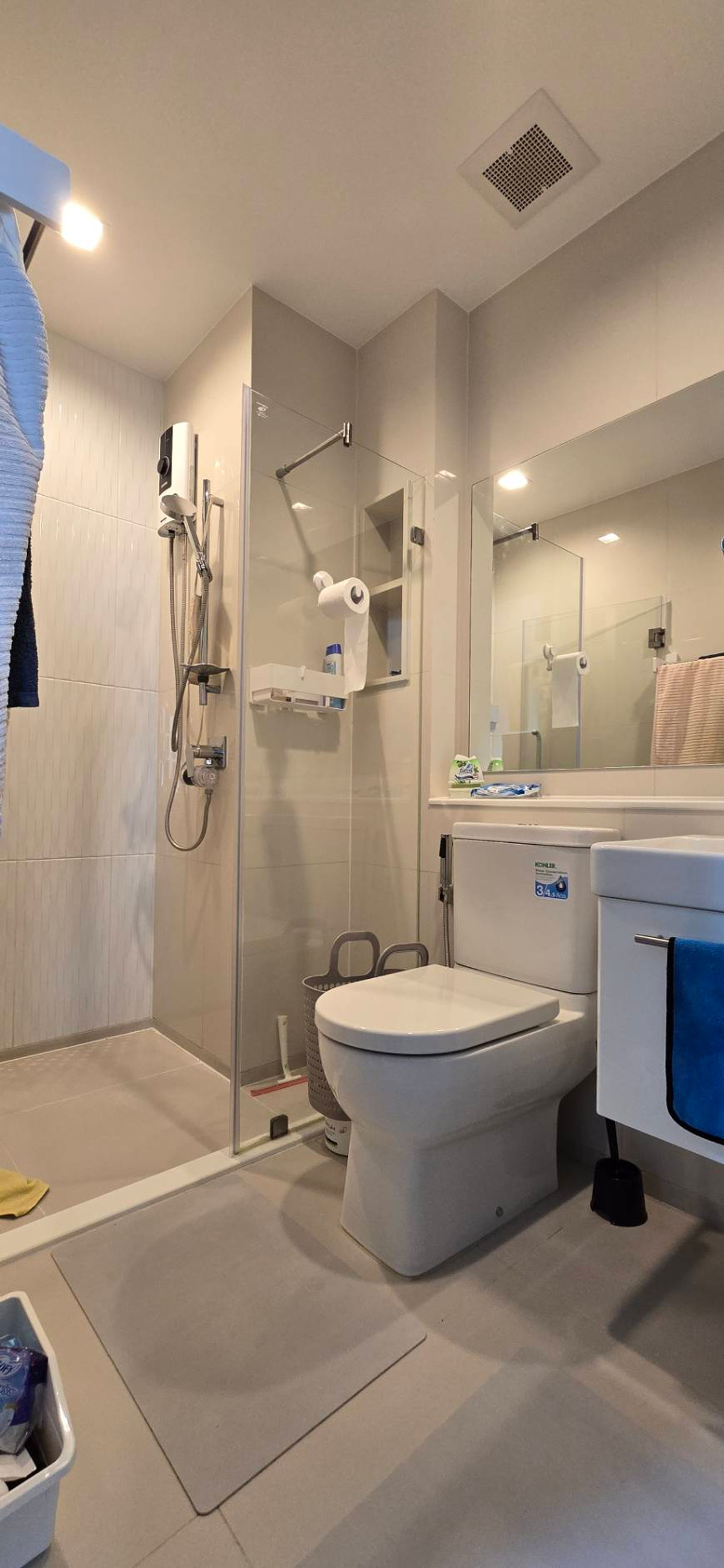 ให้เช่าคอนโดพระราม 9 เพชรบุรีตัดใหม่ RCA : ✨🏙️ให้เช่า Life Asoke Hype ห้องสวย ทำเลทอง ใกล้ MRT เพียง 300 ม. พร้อมอยู่ทันที! 🏙️✨