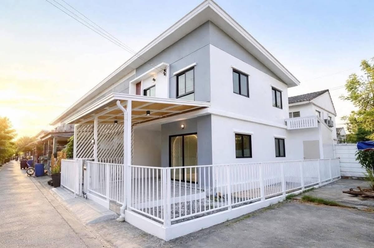 ขายทาวน์โฮมปทุมธานี รังสิต ธรรมศาสตร์ : ขายทาวน์เฮาส์พฤกษา 64/2 คลองสาม หลังมุม 24 ตร.ว. แต่งใหม่พร้อมอยู่ ฟรีโอน