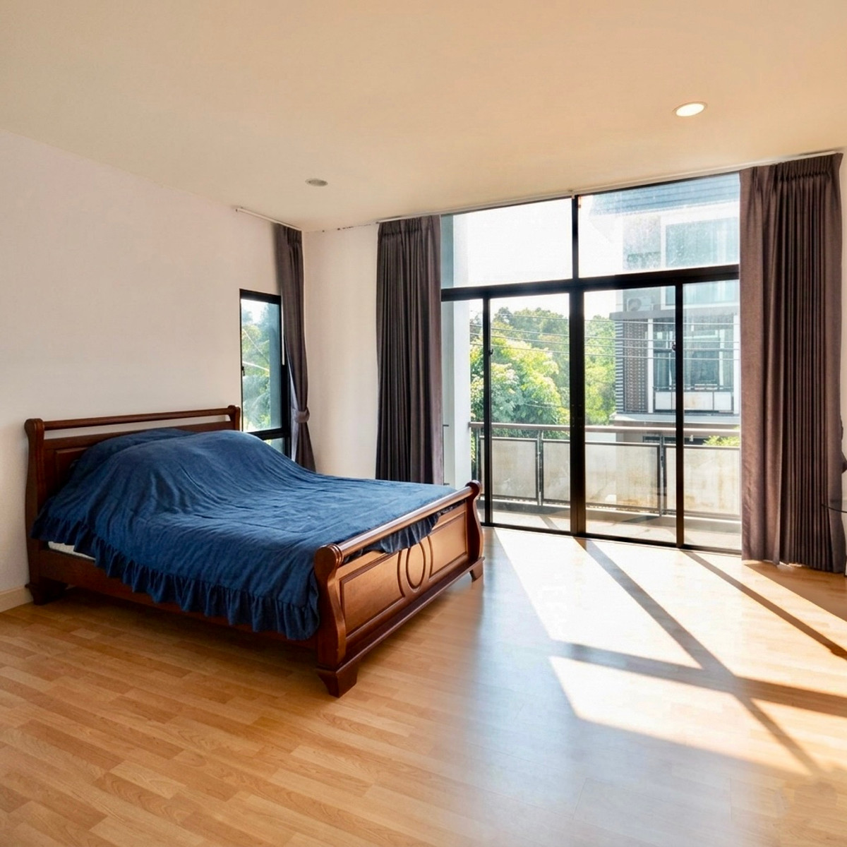 ขายทาวน์โฮมบางซื่อ วงศ์สว่าง เตาปูน : ฟลอร่า วงศ์สว่าง / 4 ห้องนอน (ขาย), Flora Wongsawang / 4 Bedrooms (FOR SALE) BNS040