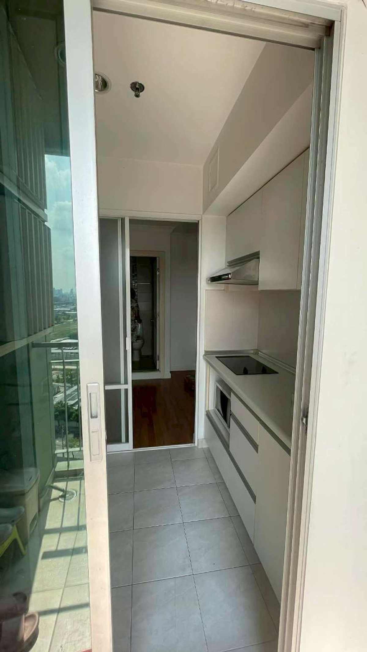 ให้เช่าคอนโดพระราม 9 เพชรบุรีตัดใหม่ RCA : ✅ LP9R241 ✅ Line : @p2nproperty