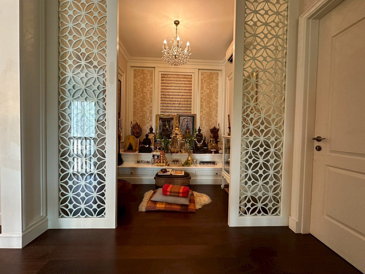 ขายบ้านบางนา แบริ่ง ลาซาล : ขายบ้านเดี่ยว 2 ชั้น หมู่บ้านนาราสิริ บางนา ทำเลดี เดินทางสะดวก