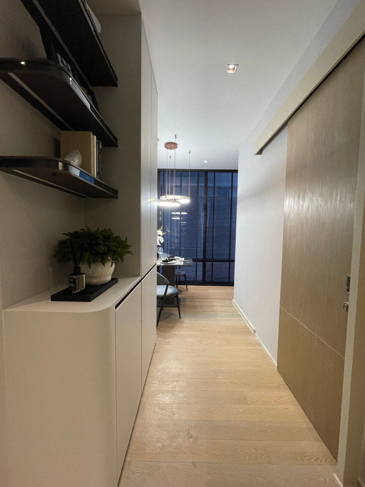 ขายคอนโดสีลม ศาลาแดง บางรัก : [THE PEAK OF SILOM] ASHTON SILOM – Rare 2BR Unit | ชั้น 32 วิวขอบฟ้า ประสบการณ์อยู่คอนโดที่เหมือนอยู่บ้าน 